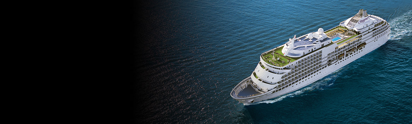 Seven Seas Navigator at sea